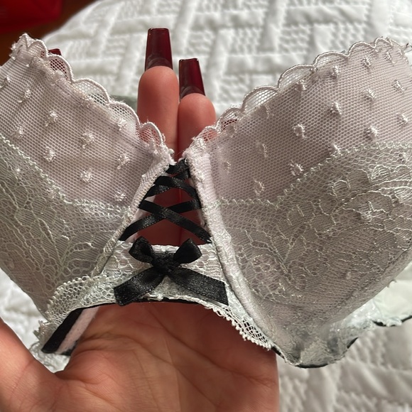 Lavender Lace Bra - Picture 3 of 4